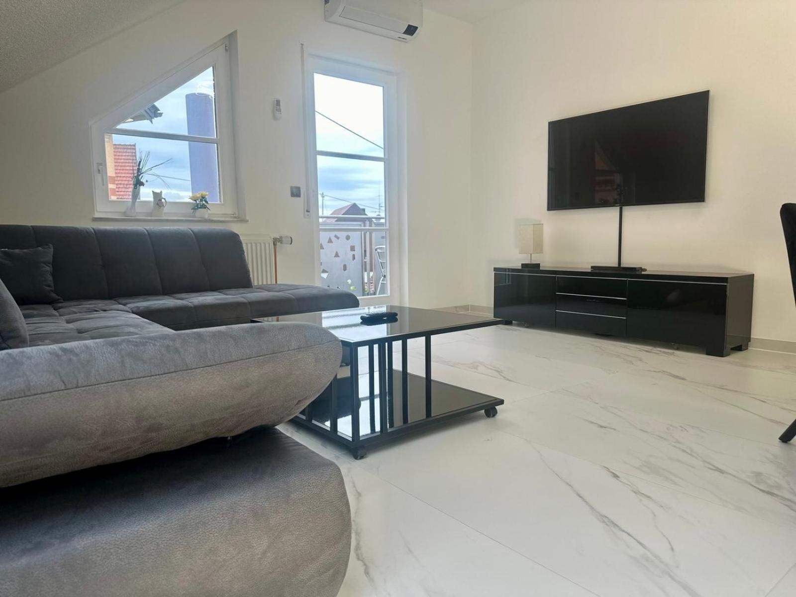 Flexible, Schoene Und Gut Aussehende Feriensuite Reutlingen Esterno foto